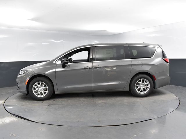 2025 Chrysler Pacifica photo 3
