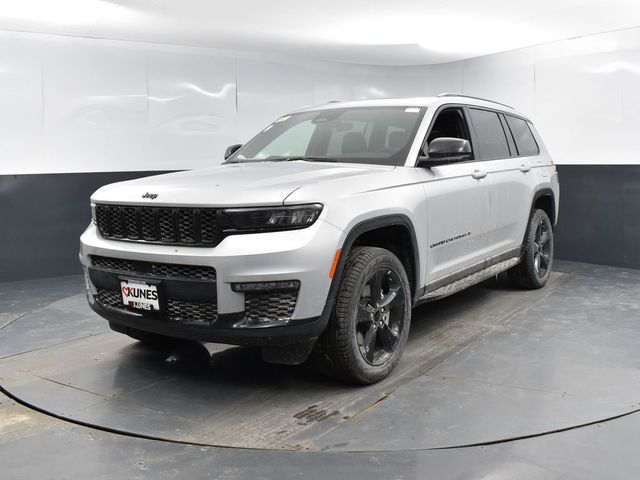 2025 Jeep Grand Cherokee Limited photo 2