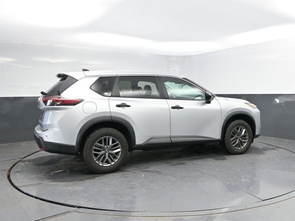 Used 2024 Nissan Rogue S SUV