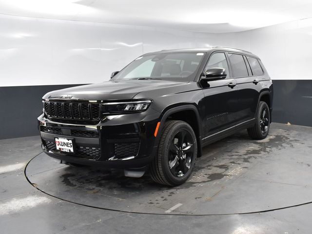 2025 Jeep Grand Cherokee Altitude X photo 3