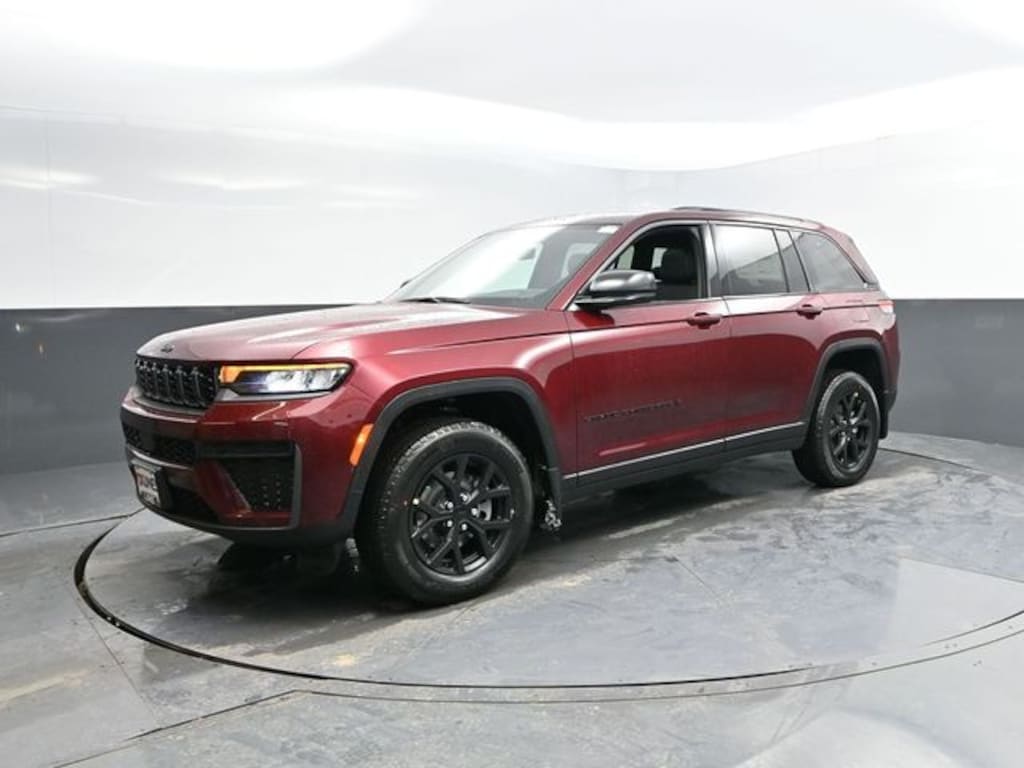New 2026 Jeep Grand Cherokee Laredo Sport Utility