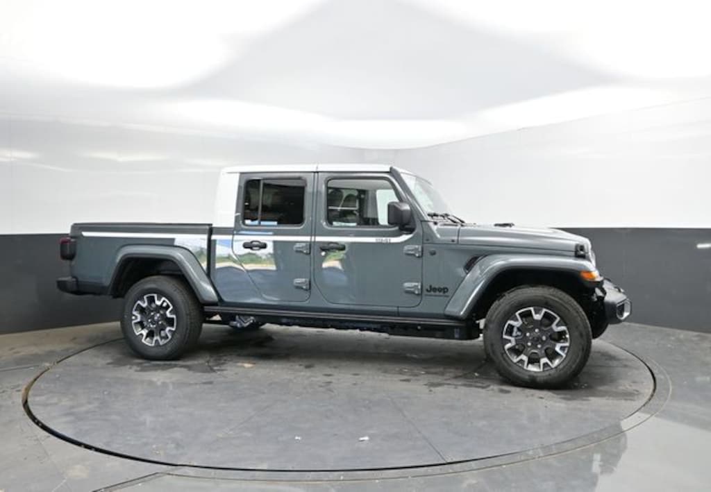 New 2026 Jeep Gladiator Sahara Pickup