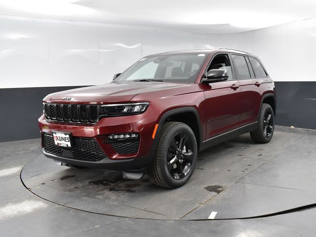 2025 Jeep Grand Cherokee Limited photo 2