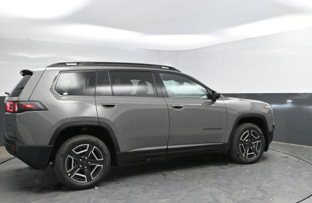 New 2026 Jeep Cherokee Laredo Sport Utility