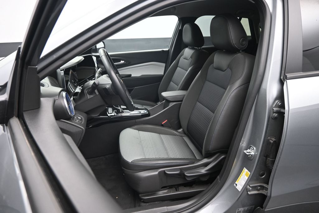 2025 Chevrolet Trax LT - Photo 19