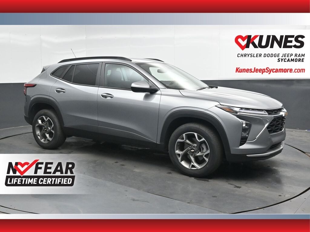 Used 2025 Chevrolet Trax LT SUV