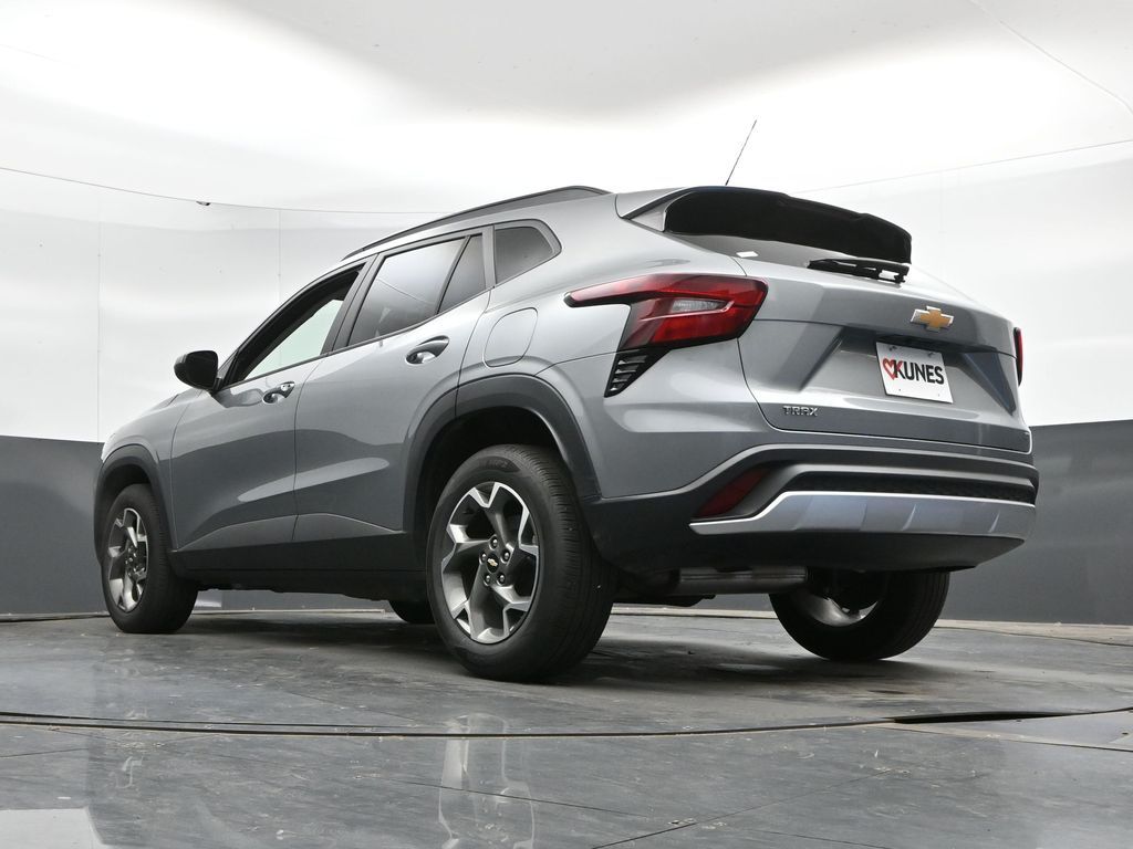 2025 Chevrolet Trax LT - Photo 45