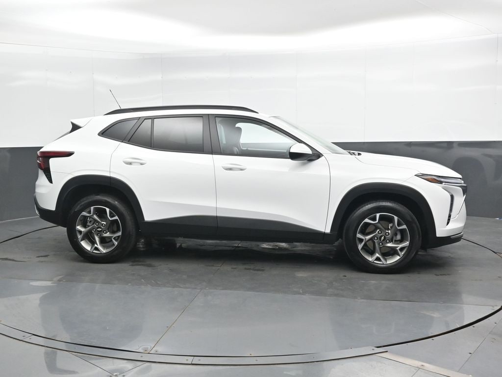 Used 2025 Chevrolet Trax LT SUV