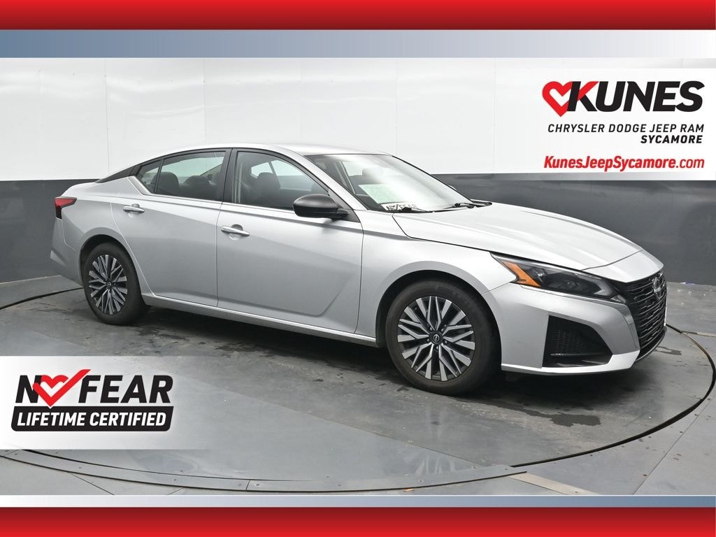Used 2024 Nissan Altima 2.5 SV Sedan
