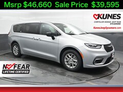 2026 Chrysler Pacifica Select Passenger Van