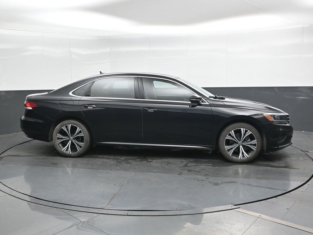 Used 2022 Volkswagen Passat 2.0T SE Sedan