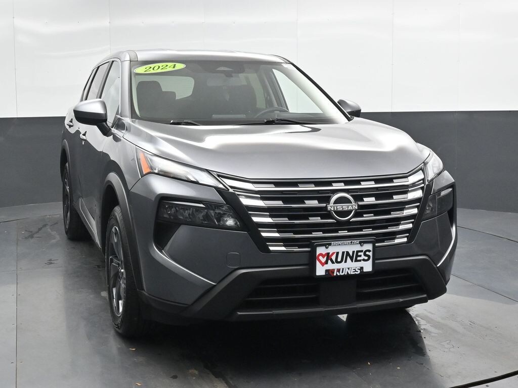 Used 2024 Nissan Rogue SV SUV