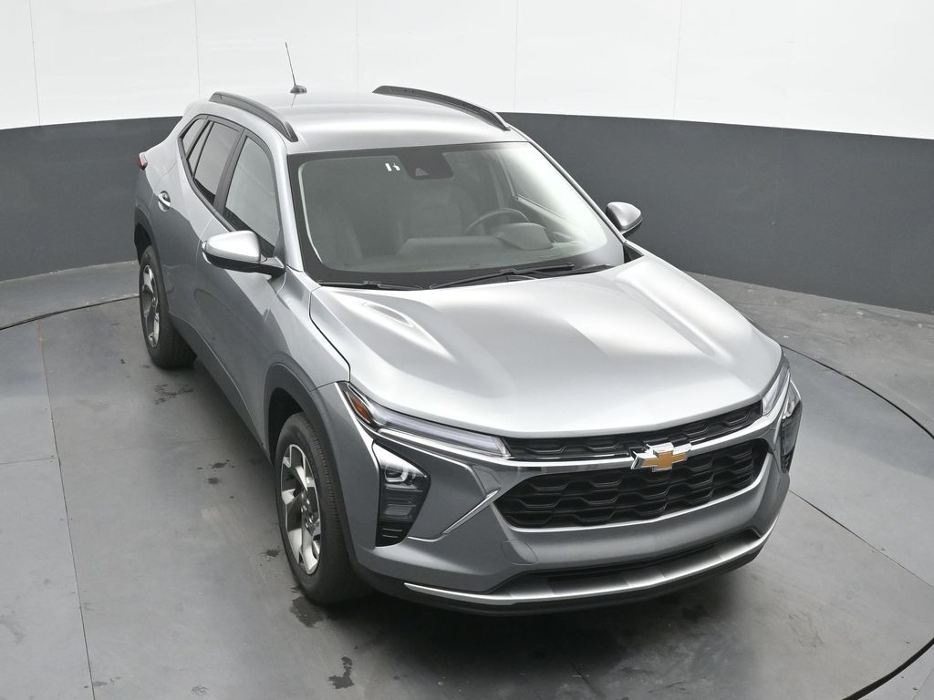 2025 Chevrolet Trax LT - Photo 31