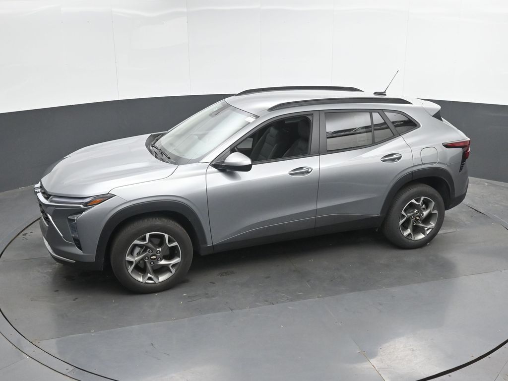 2025 Chevrolet Trax LT - Photo 33