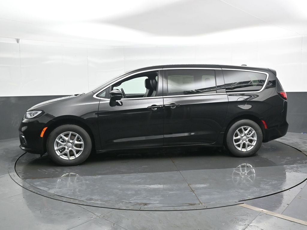 New 2026 Chrysler Pacifica Select Passenger Van