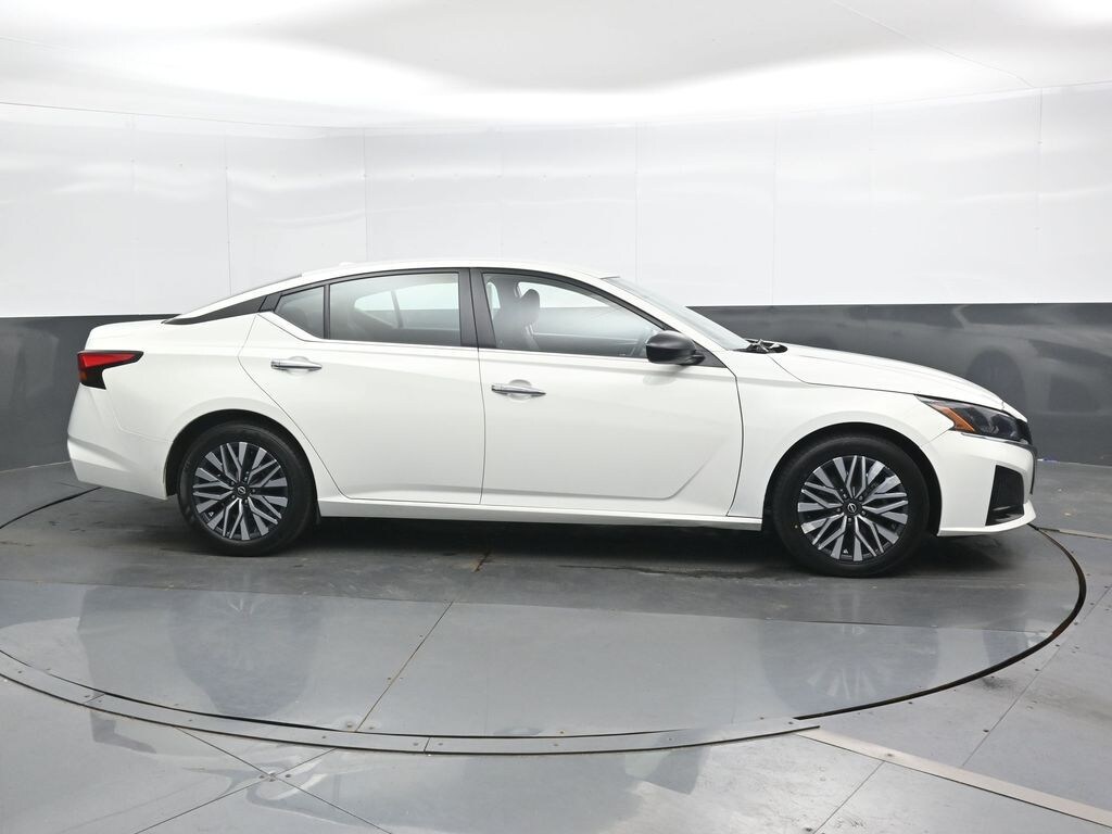 Used 2025 Nissan Altima 2.5 SV Sedan