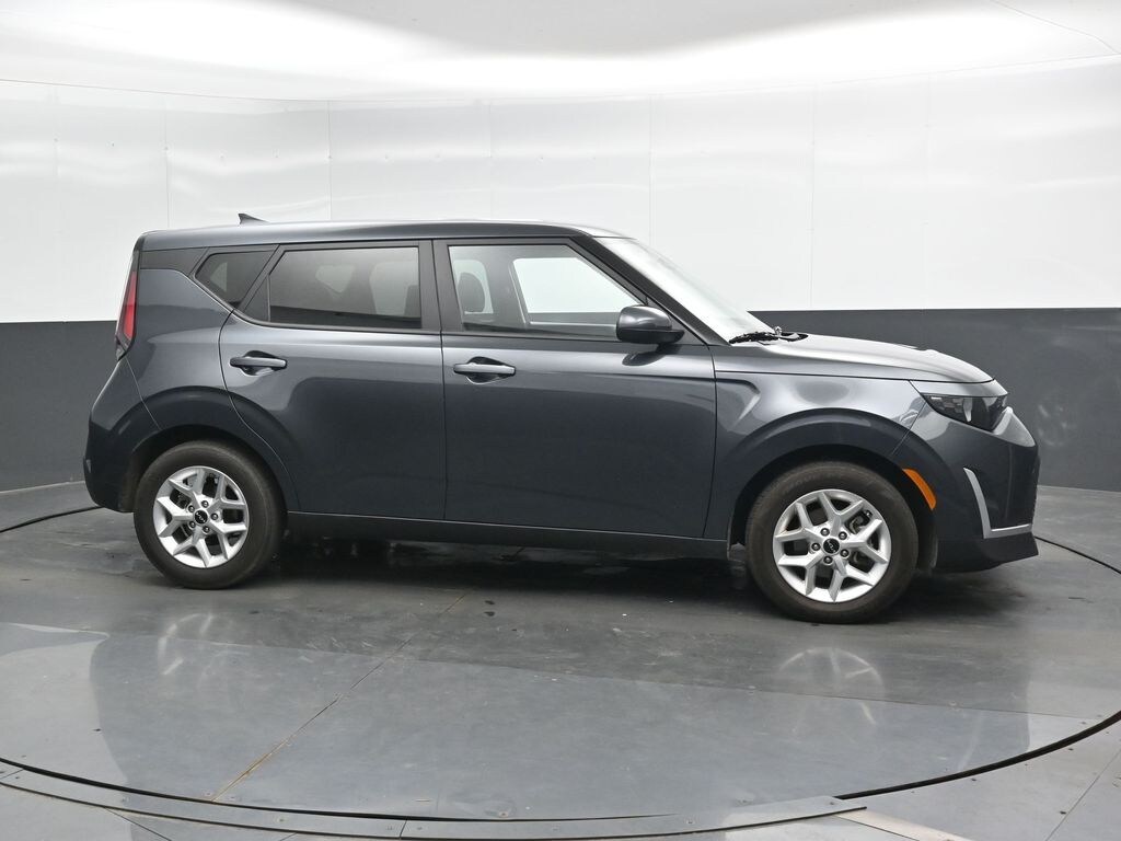 Used 2025 Kia Soul LX Hatchback