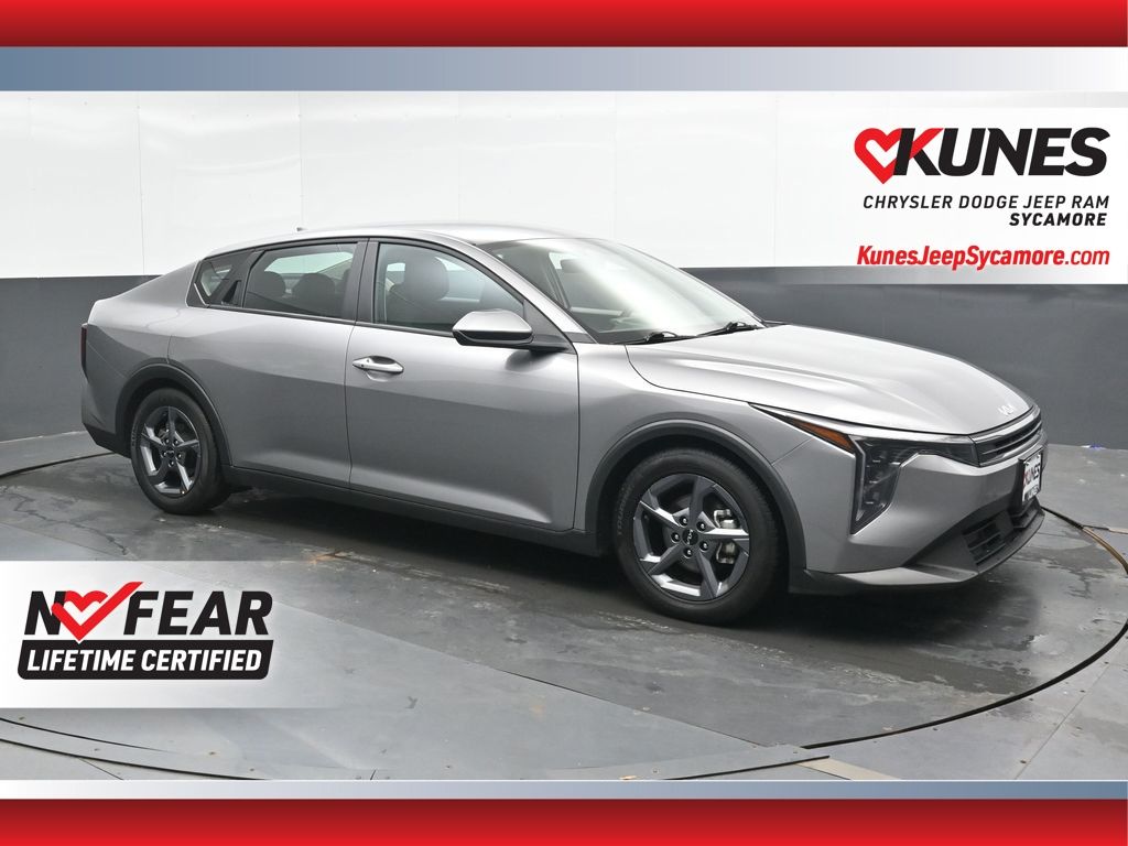 2025 Kia K4 LXS AT's photo