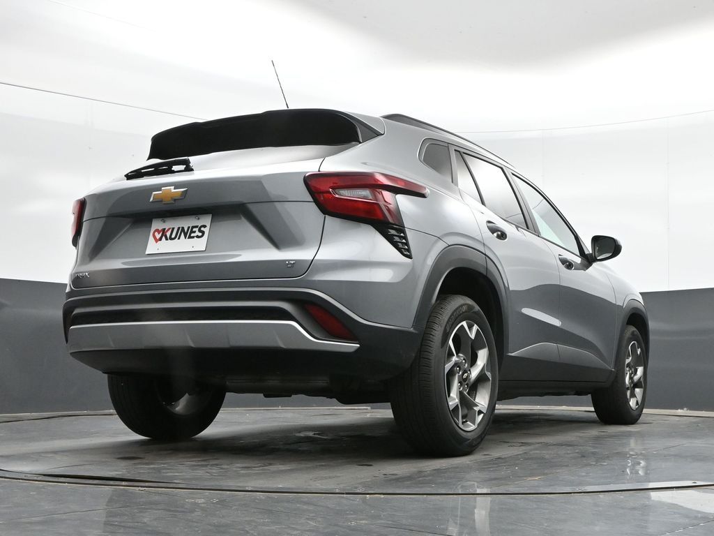 2025 Chevrolet Trax LT - Photo 37