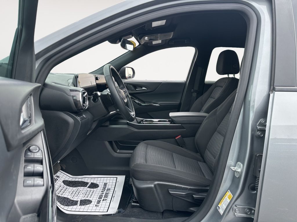 2025 Chevrolet Equinox LT - Photo 9