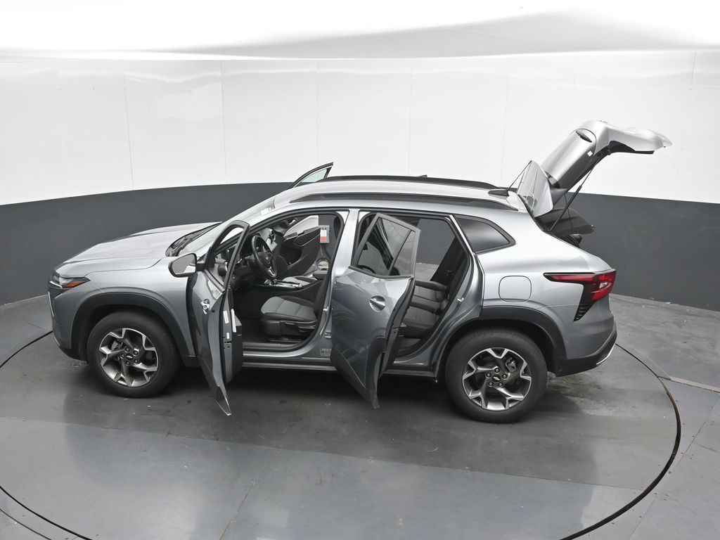 2025 Chevrolet Trax LT - Photo 49