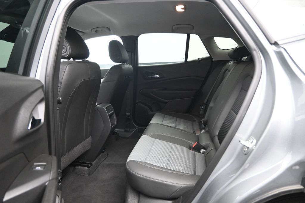 2025 Chevrolet Trax LT - Photo 24
