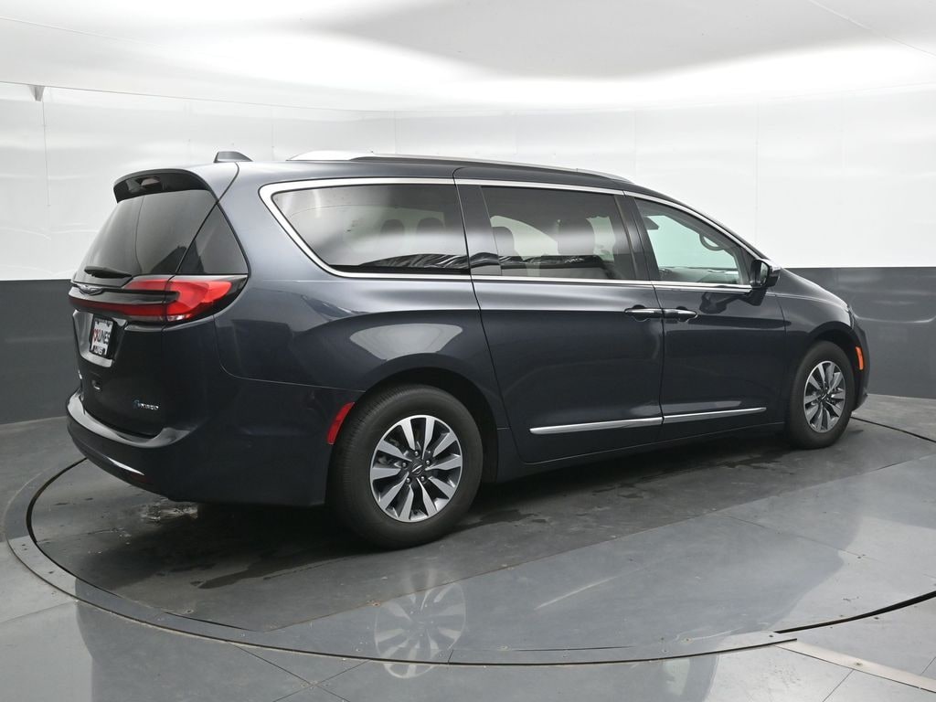 Used 2021 Chrysler Pacifica Hybrid Limited Minivan/Van