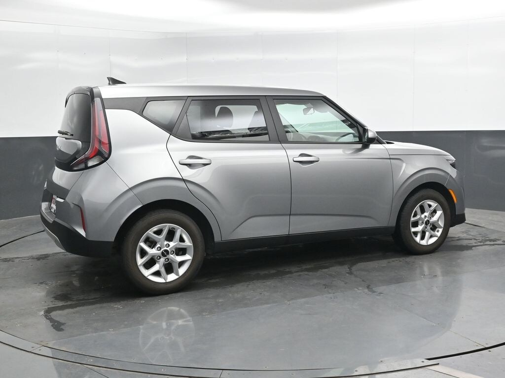 Used 2025 Kia Soul LX Hatchback