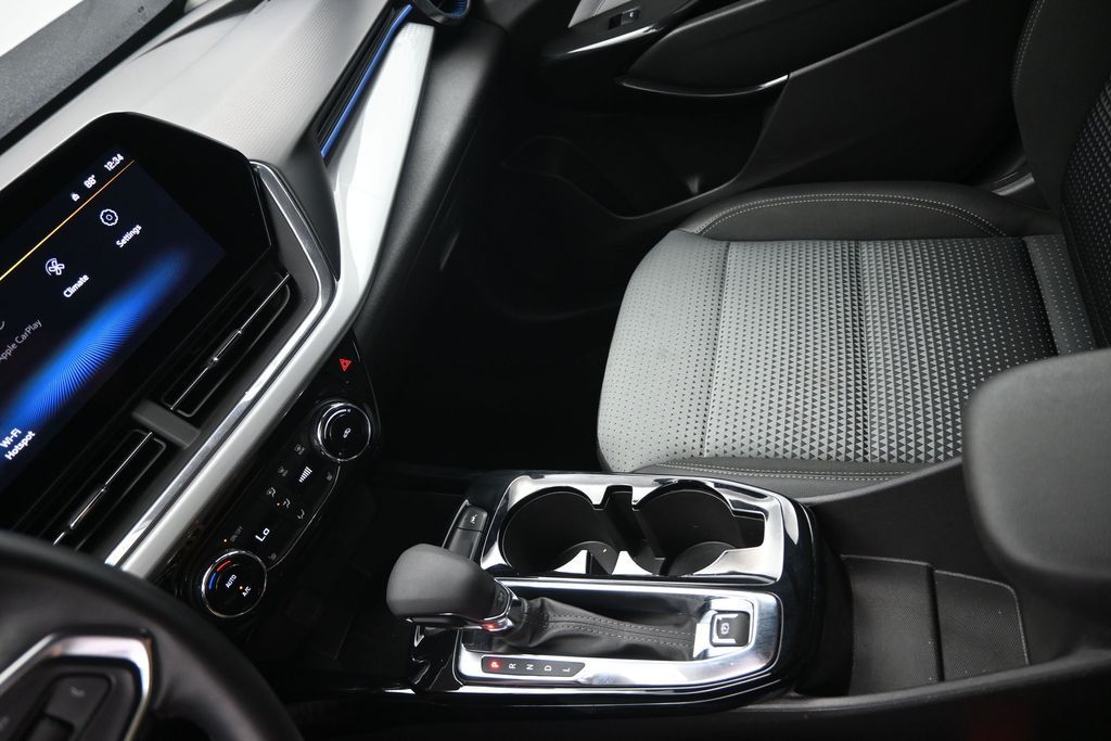 2025 Chevrolet Trax LT - Photo 17
