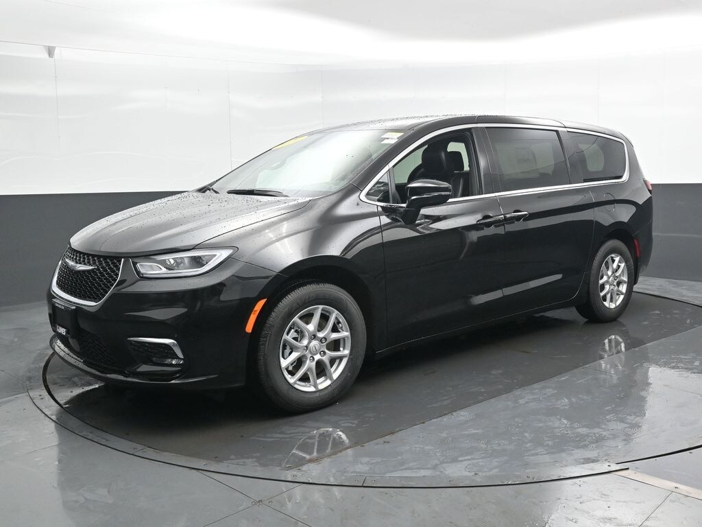 New 2026 Chrysler Pacifica Select Passenger Van