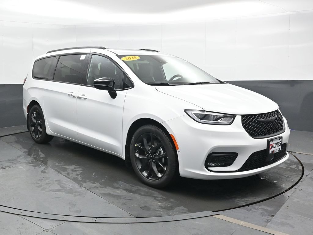 New 2026 Chrysler Pacifica Limited Passenger Van