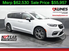 2026 Chrysler Pacifica Pinnacle Passenger Van