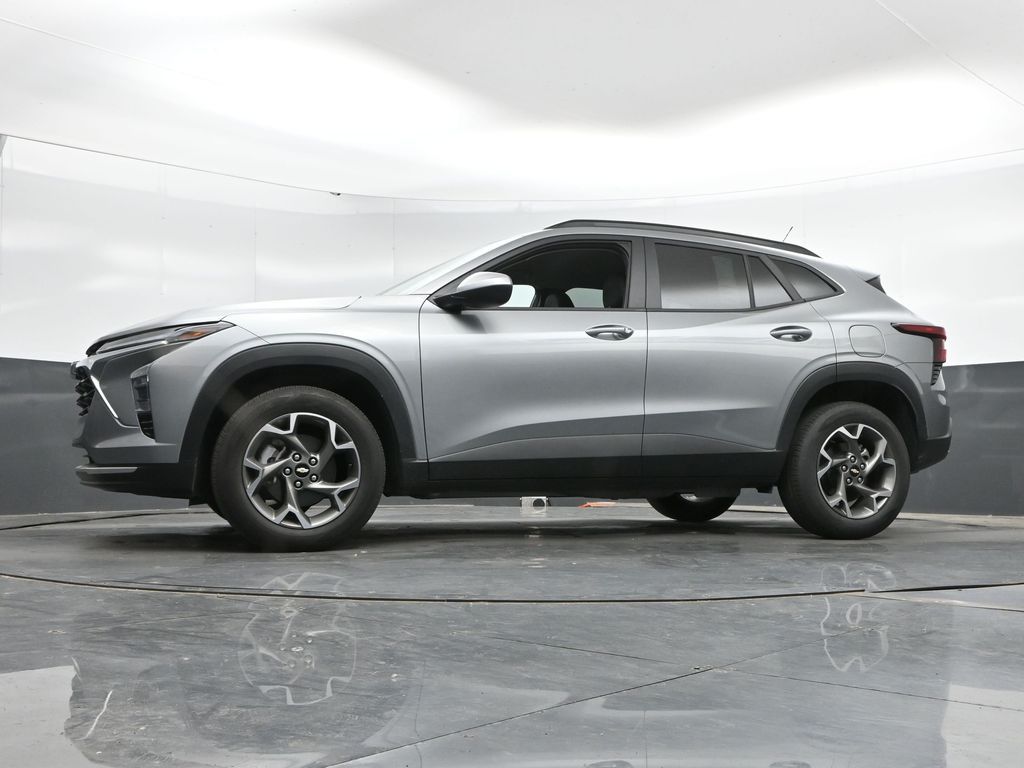 2025 Chevrolet Trax LT - Photo 43