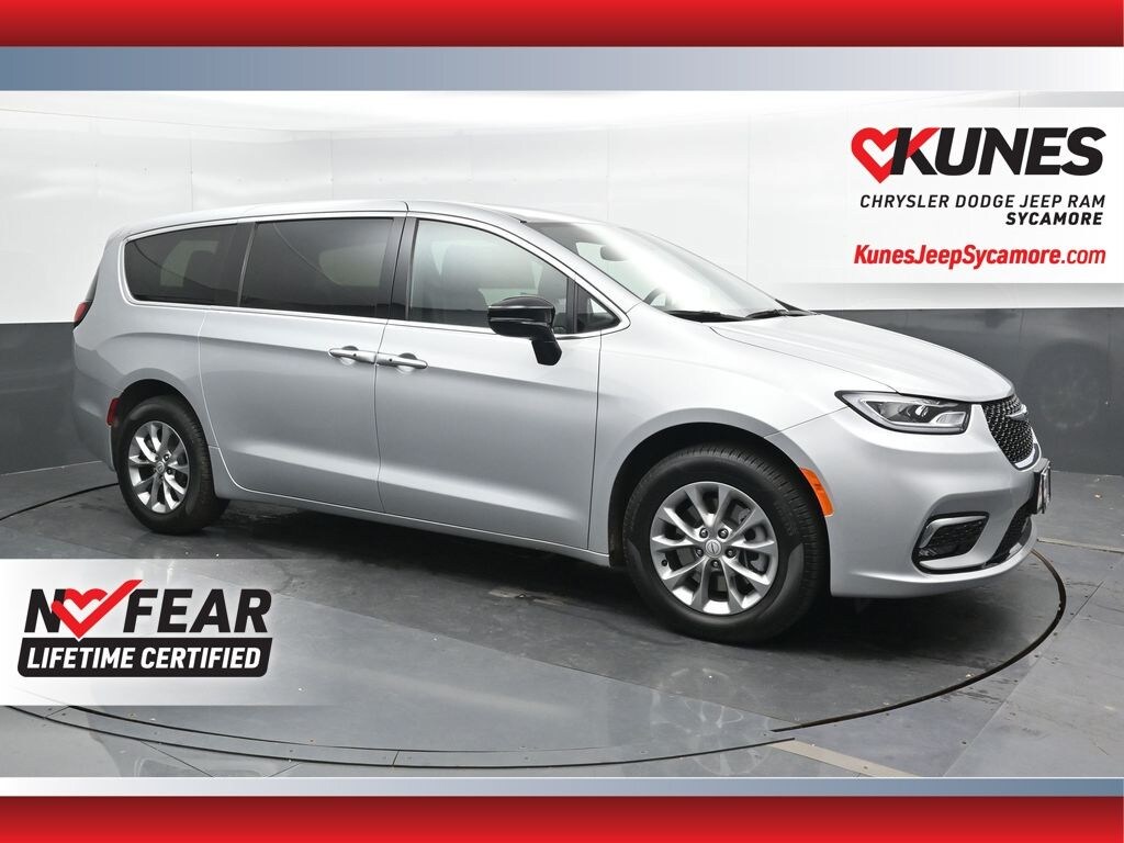 New 2026 Chrysler Pacifica Select Passenger Van