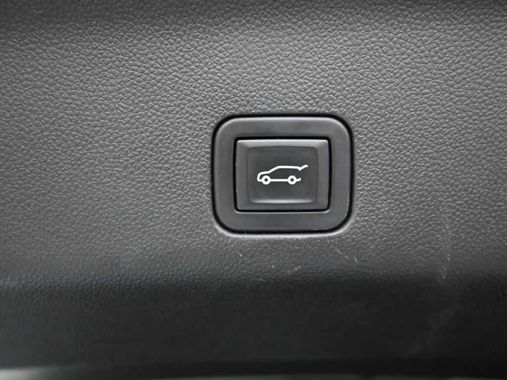 2023 Chevrolet Tahoe Premier - Photo 19