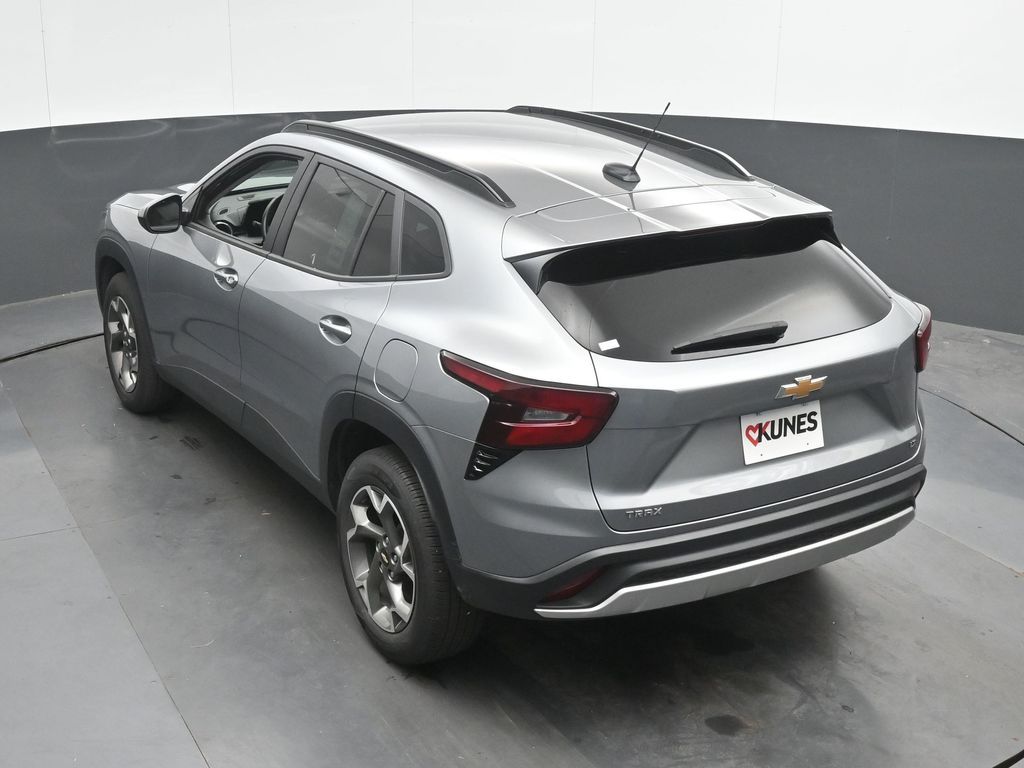 2025 Chevrolet Trax LT - Photo 36
