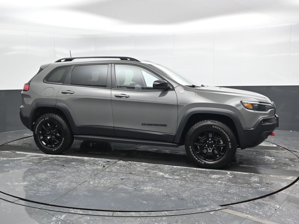 Used 2023 Jeep Cherokee Trailhawk SUV