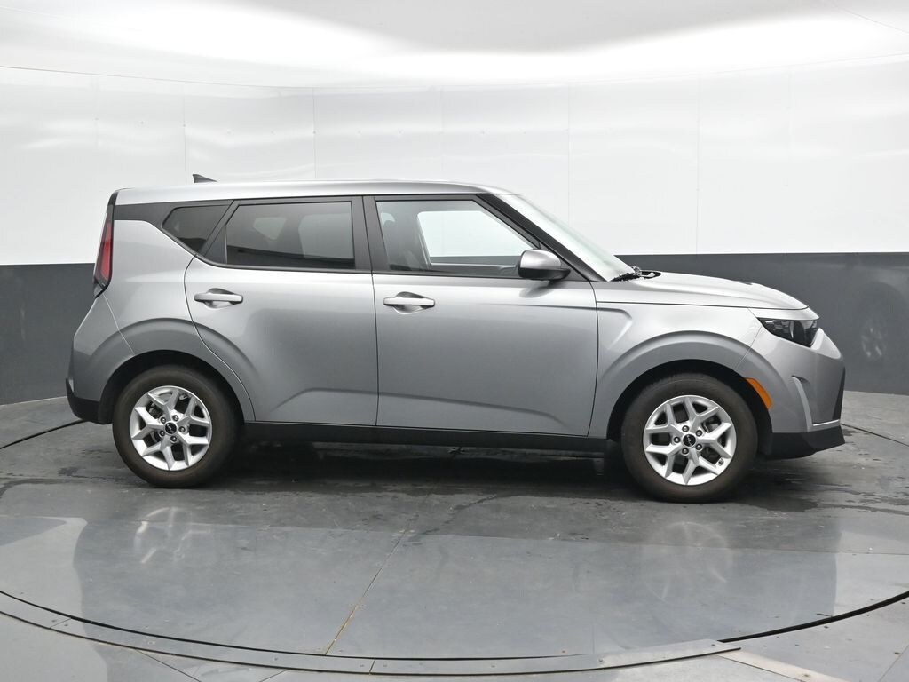 Used 2025 Kia Soul LX Hatchback