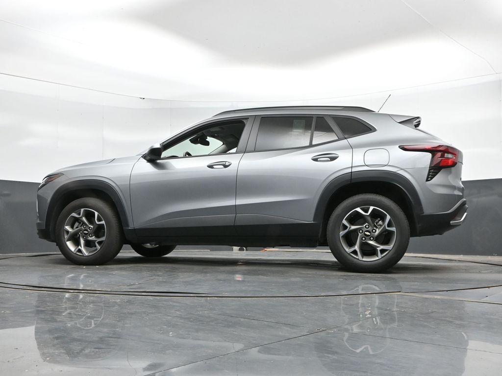 2025 Chevrolet Trax LT - Photo 44