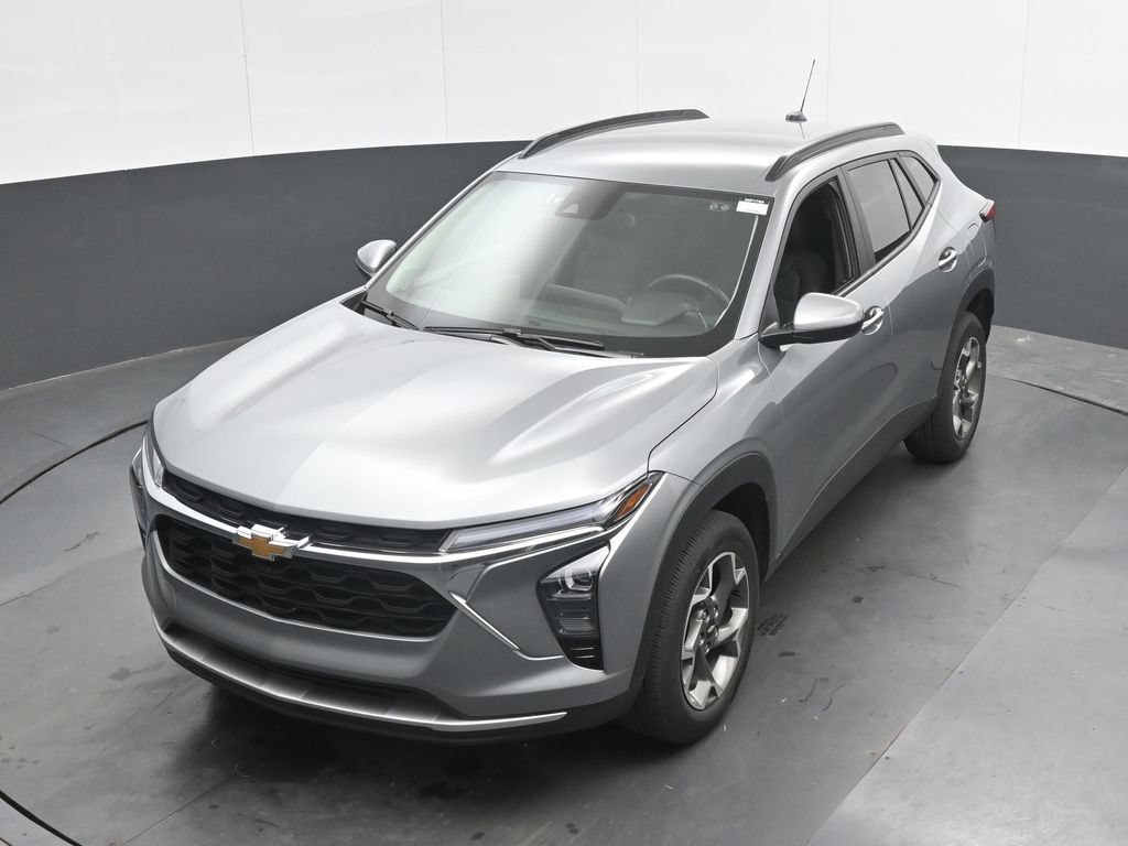2025 Chevrolet Trax LT - Photo 32