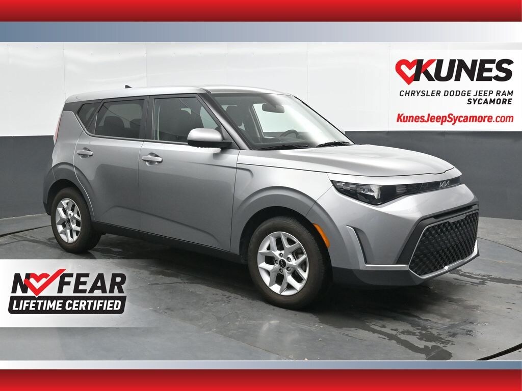 Used 2025 Kia Soul LX Hatchback
