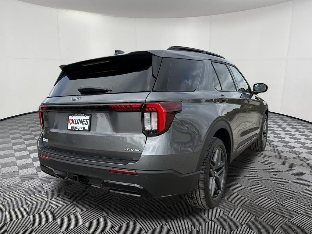 2025 Ford Explorer ST-Line photo 3