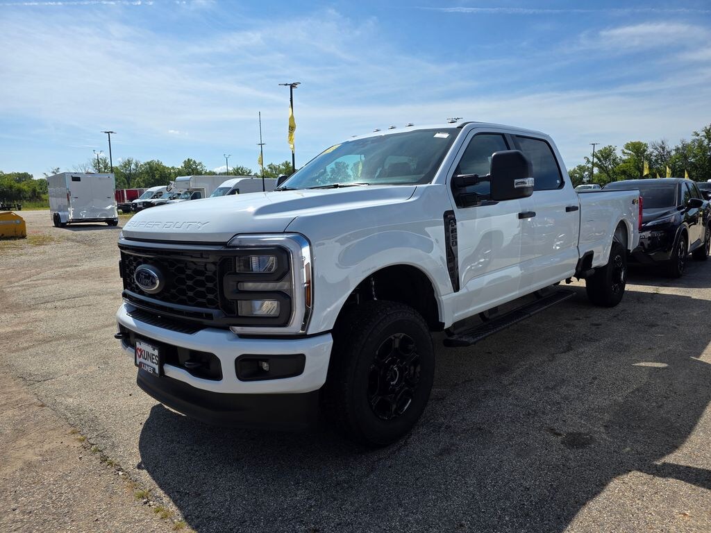 New 2026 Ford F-350 XL Truck Crew Cab
