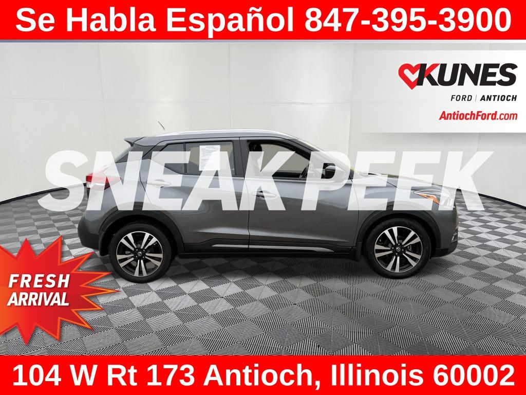 2020 Nissan Kicks SR photo 2