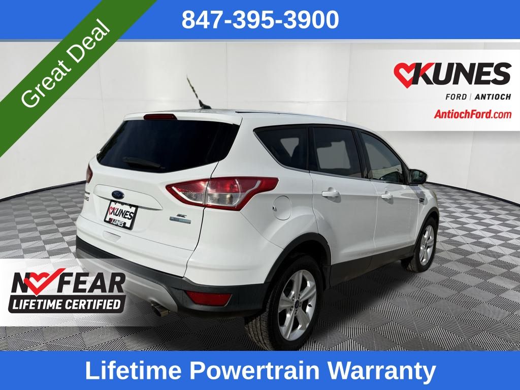2016 Ford Escape SE Sport photo 2