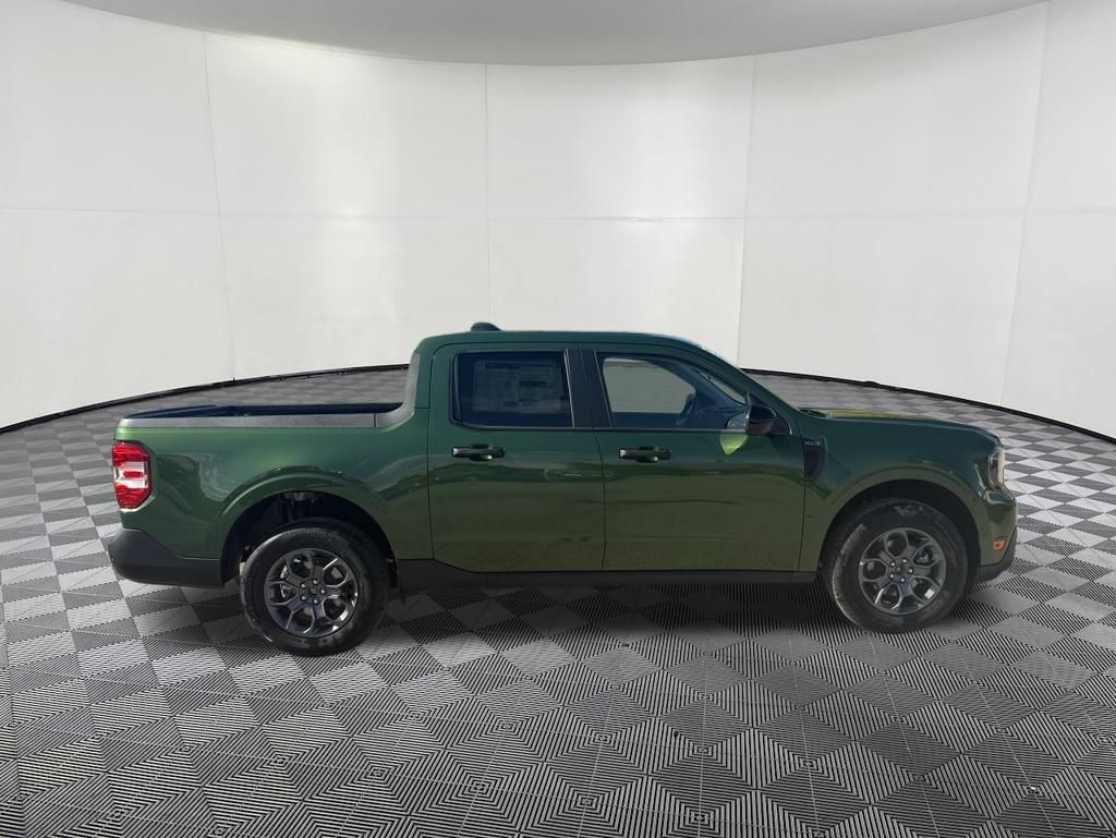 2025 Ford Maverick XLT photo 2