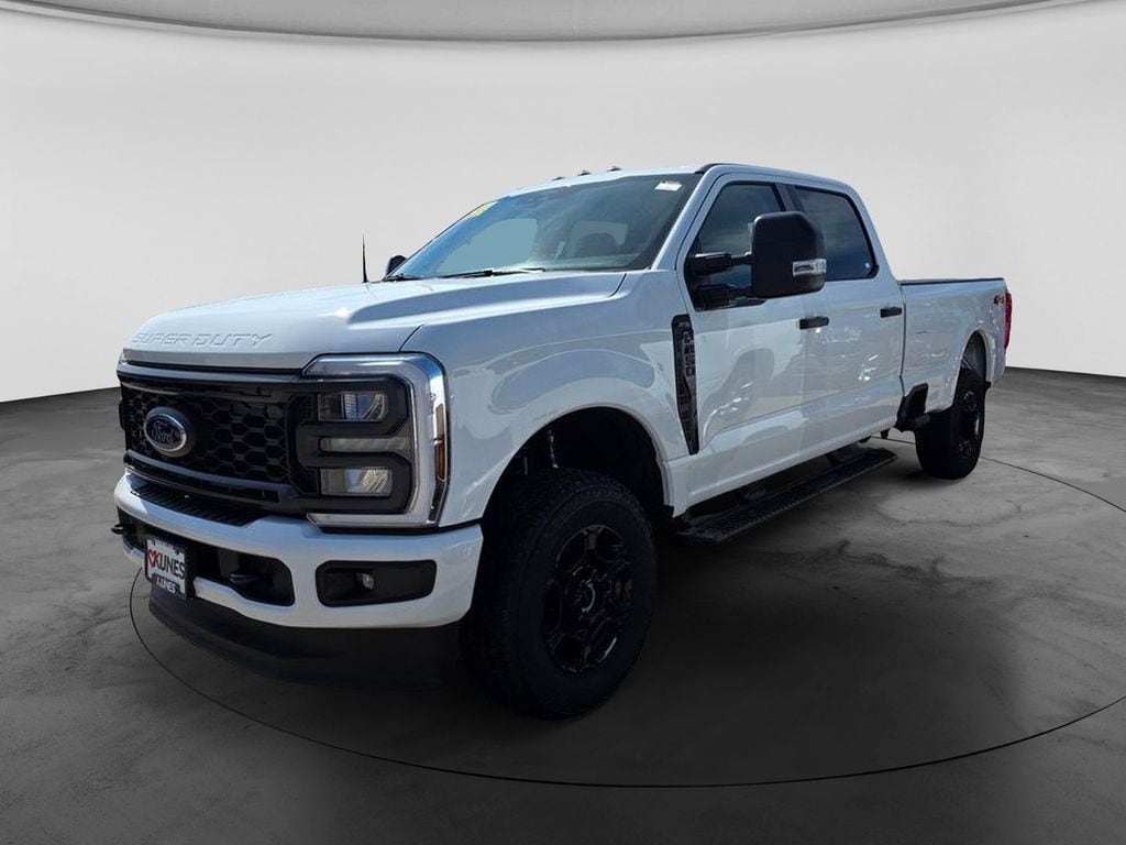 New 2026 Ford F-350 XL Truck Crew Cab