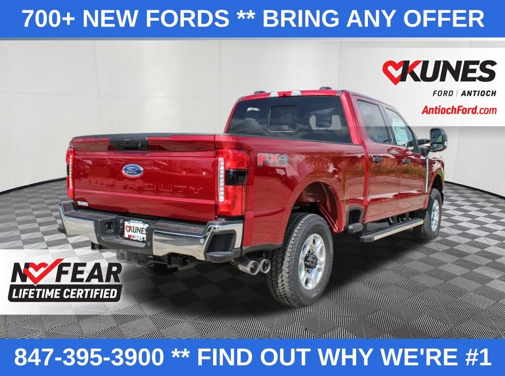 2025 Ford F-350 XLT photo 3