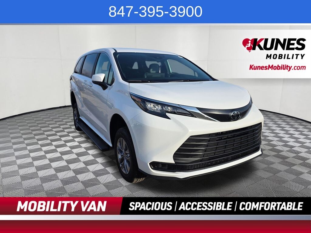 Used 2026 Toyota Sienna LE 8 Passenger Van Passenger Van