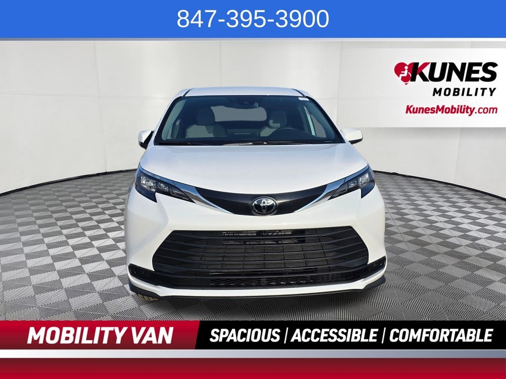 Used 2026 Toyota Sienna LE 8 Passenger Van Passenger Van